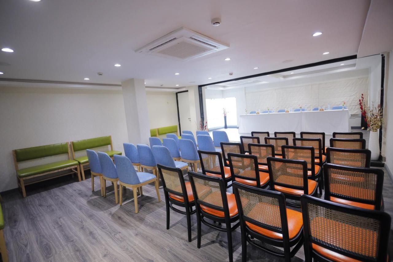 The Avenue Hotel Ballygunge Calcuta Exterior foto